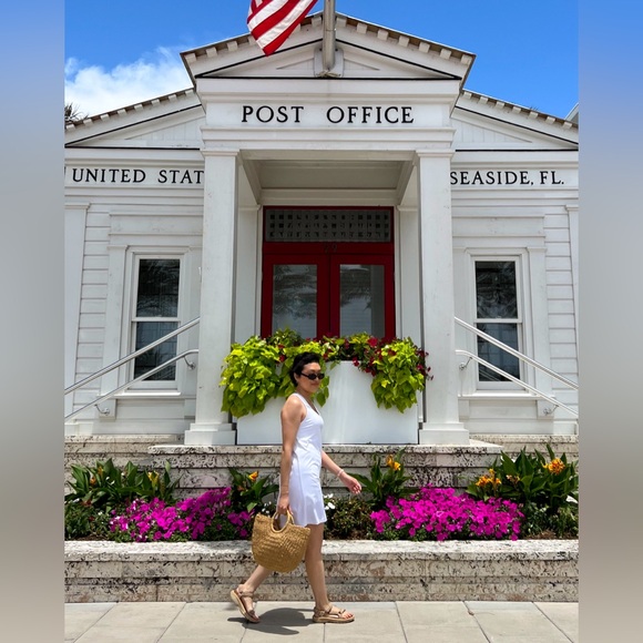 Julia | Meet Your Posher - Picture 2 of 5